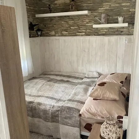 Nyaraló Tibor Balatonfenyves